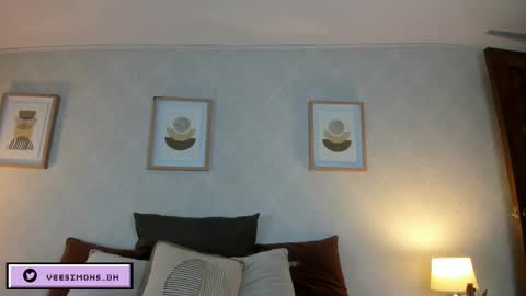 Vee Simons online show from 5, 1, 2026