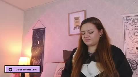 Vee Simons online show from 27, 5, 2026
