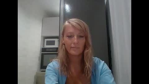 Snapshot of veessa chatting on 5, 10, 2025 Veessa online show from 5, 10, 2025