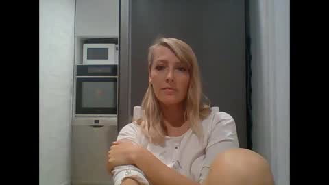 Snapshot of veessa chatting on 23, 10, 2025 Veessa online show from 23, 10, 2025