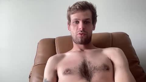 Snapshot of vegassangel chatting on 4, 5, 2026 Joeyyy online show from 4, 5, 2026