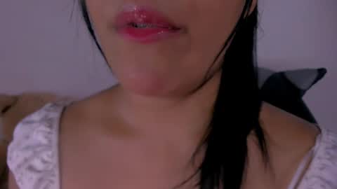 Snapshot of veky_saliva01 chatting on 19, 10, 2025 camila online show from 19, 10, 2025