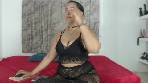 Snapshot of velaand_edwar01 chatting on 24, 5, 2026 VelaAndEdwa online show from 24, 5, 2026