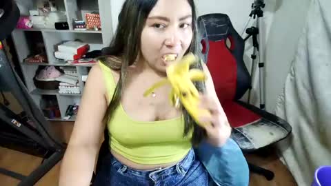 Snapshot of vellarossa chatting on 1, 7, 2026 Im VelaI will be Christmas and New Year with my family December 22 to January 13 I will miss you guys. online show from 1, 7, 2026