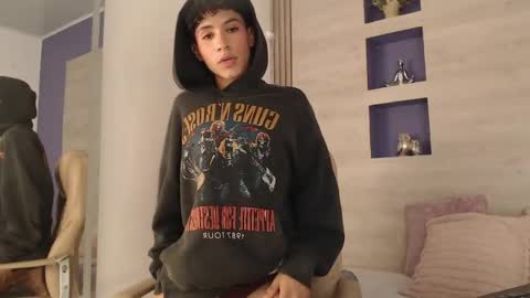 Snapshot of velvet_an chatting on 15, 4, 2026 An online show from 15, 4, 2026