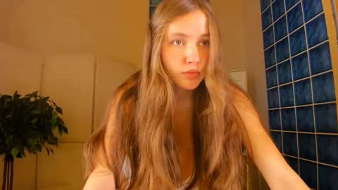 velvet_cherry online show from 18, 10, 2025