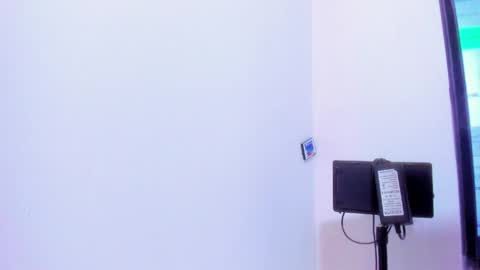 velvet_giirll online show from 1, 6, 2026