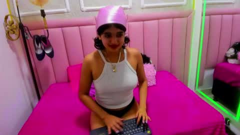 velvet_giirll online show from 23, 6, 2026
