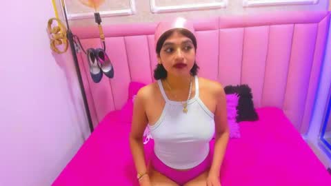 velvet_giirll online show from 1, 7, 2026