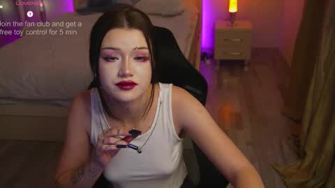 Mila online show from 22, 10, 2025