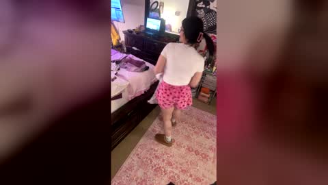 Snapshot of velvetkitten19 chatting on 3, 2, 2026 Kitty online show from 3, 2, 2026