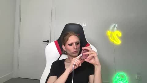 VelvetTGirl online show from 15, 2, 2026