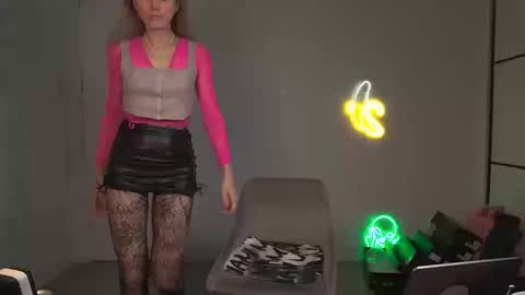 VelvetTGirl online show from 19, 3, 2026