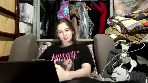 Mia online show from 17, 4, 2026