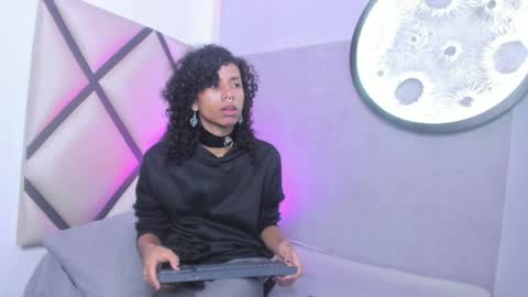 venuss_03 online show from 2, 4, 2026