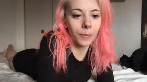 venustheflytrap online show from 10, 4, 2026