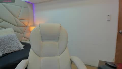 venusxneo online show from 3, 10, 2025