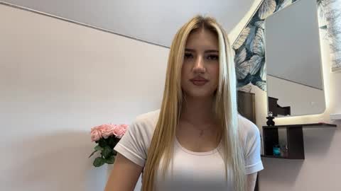 Snapshot of verlieleverton chatting on 6, 4, 2026 Elisa online show from 6, 4, 2026