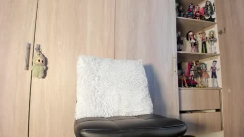 veronica lodge online show from 10, 4, 2026