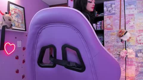     online show from 19, 12, 2025