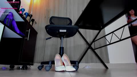 Snapshot of vero_starxx chatting on 23, 9, 2025 Goddess Veronica online show from 23, 9, 2025