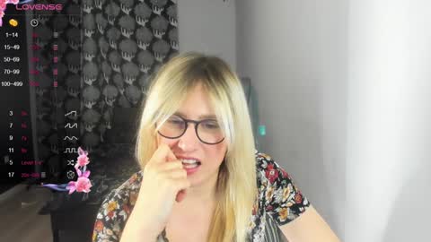 Snapshot of verolang chatting on 8, 12, 2024 Veronika online show from 8, 12, 2024