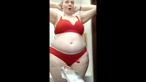 Snapshot of veronikawgold chatting on 17, 5, 2026 VeronikawGold online show from 17, 5, 2026