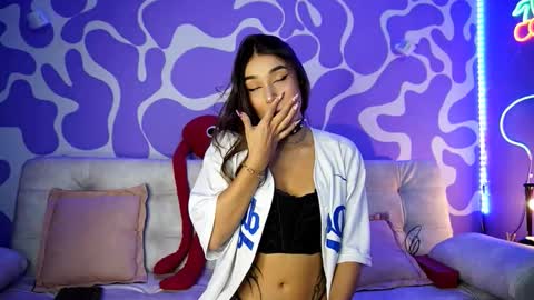 Snapshot of verosmit1 chatting on 8, 11, 2025 online show from 8, 11, 2025