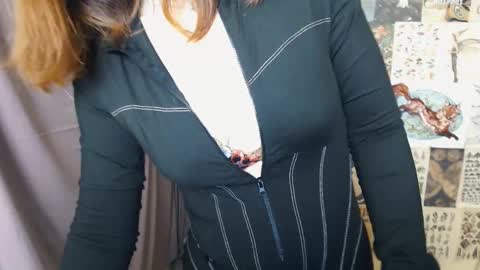 Snapshot of veryveryvery_shy chatting on 19, 12, 2024 veryveryvery_shy online show from 19, 12, 2024