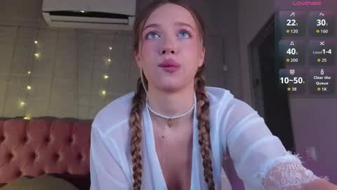 Snapshot of vi__sky chatting on 24, 3, 2026 Alice please dont forget to thumbs up me online show from 24, 3, 2026