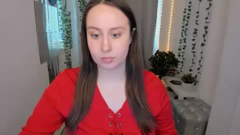 Snapshot of via_lattea_ chatting on 13, 6, 2026 Camilla online show from 13, 6, 2026