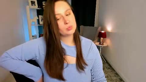 Snapshot of via_lattea_ chatting on 8, 7, 2026 Camilla online show from 8, 7, 2026