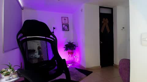 Vianca Cruz online show from 12, 4, 2026