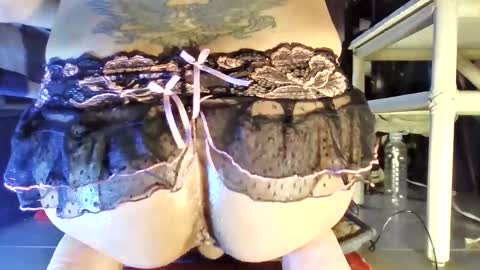 V I B R A N D A online show from 11, 3, 2026