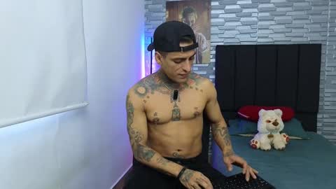 Snapshot of vicctorzc chatting on 13, 1, 2025 Victor cardenas online show from 13, 1, 2025