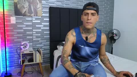 Snapshot of vicctorzc chatting on 24, 1, 2025 Victor cardenas online show from 24, 1, 2025