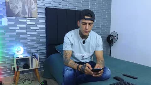 Snapshot of vicctorzc chatting on 25, 1, 2025 Victor cardenas online show from 25, 1, 2025