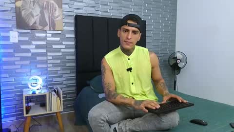 Snapshot of vicctorzc chatting on 31, 1, 2025 Victor cardenas online show from 31, 1, 2025