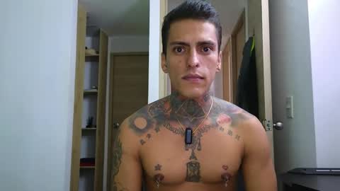 Snapshot of vicctorzc chatting on 15, 2, 2025 Victor cardenas online show from 15, 2, 2025