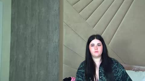 Snapshot of vickibrooks chatting on 4, 2, 2025 VickiBrooks online show from 4, 2, 2025