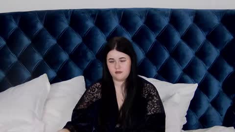 Snapshot of vickibrooks chatting on 12, 2, 2025 VickiBrooks online show from 12, 2, 2025