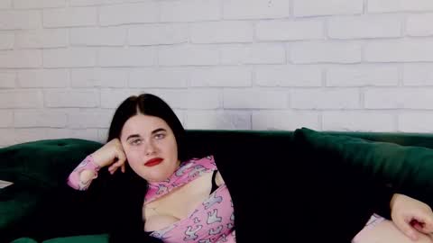 Snapshot of vickibrooks chatting on 13, 2, 2025 VickiBrooks online show from 13, 2, 2025