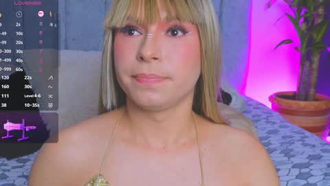 Snapshot of vicky_hot_x chatting on 12, 12, 2024 online show from 12, 12, 2024