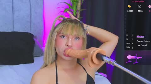 Snapshot of vicky_hot_x chatting on 20, 12, 2024 online show from 20, 12, 2024