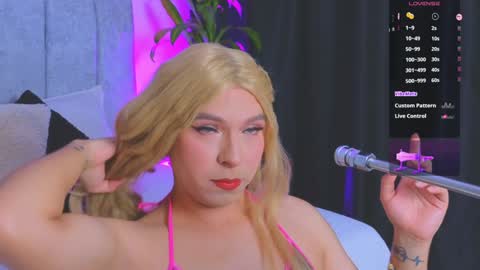 Snapshot of vicky_hot_x chatting on 23, 1, 2025 online show from 23, 1, 2025