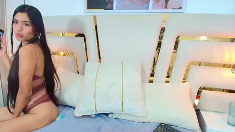 Snapshot of vicky_milk chatting on 7, 11, 2025 Vicky online show from 7, 11, 2025