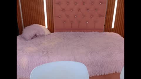 Snapshot of vicky_wel chatting on 30, 5, 2026 Victoria y Danniela online show from 30, 5, 2026