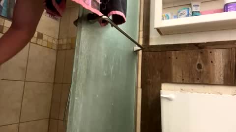 vicrobertson595 online show from 13, 4, 2026