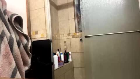 vicrobertson595 online show from 17, 4, 2026