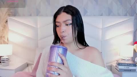 Snapshot of victoria___jonnes chatting on 19, 9, 2025 victoria___jonnes online show from 19, 9, 2025